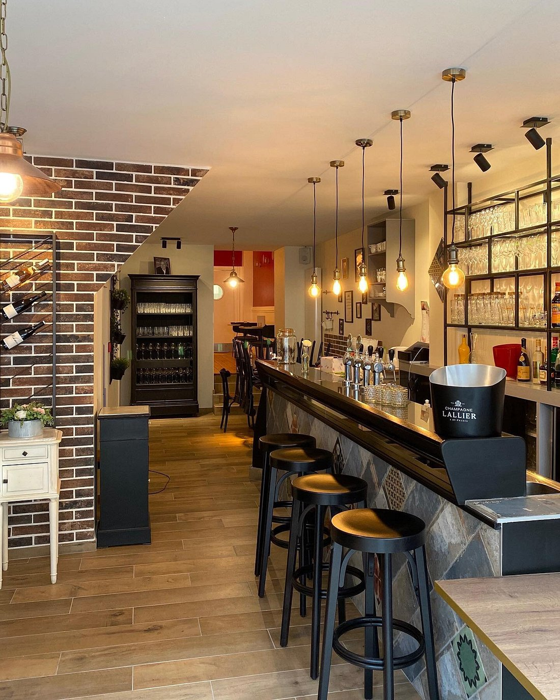 Featured image of post Le Gaston (Restaurant)